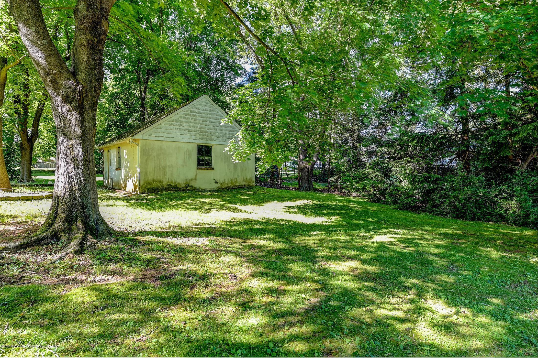 32 Manor Road Colts Neck, NJ 07722 - Photo 22 of 27 Backyard (2)