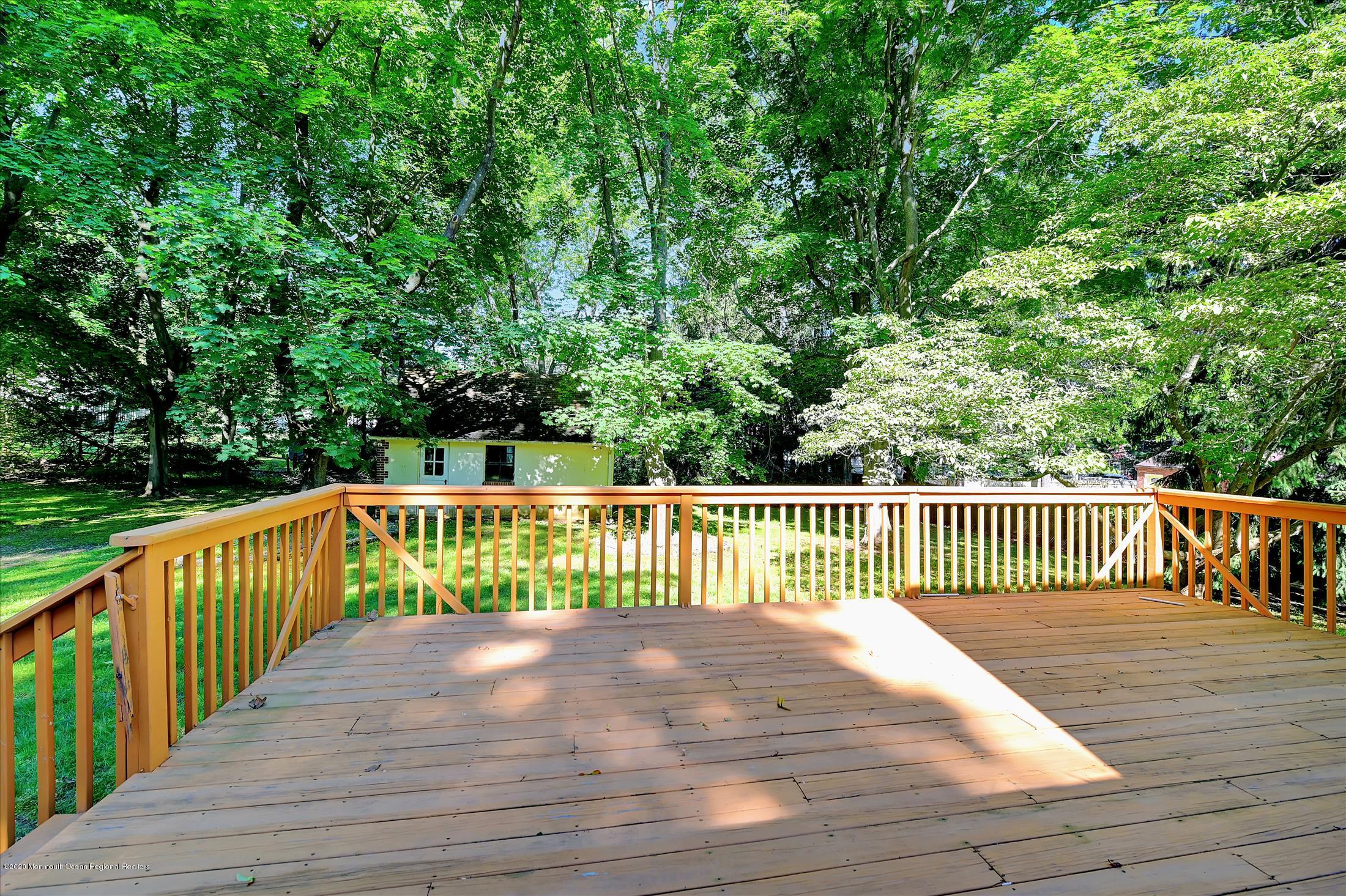 32 Manor Road Colts Neck, NJ 07722 - Photo 24 of 27 Deck View