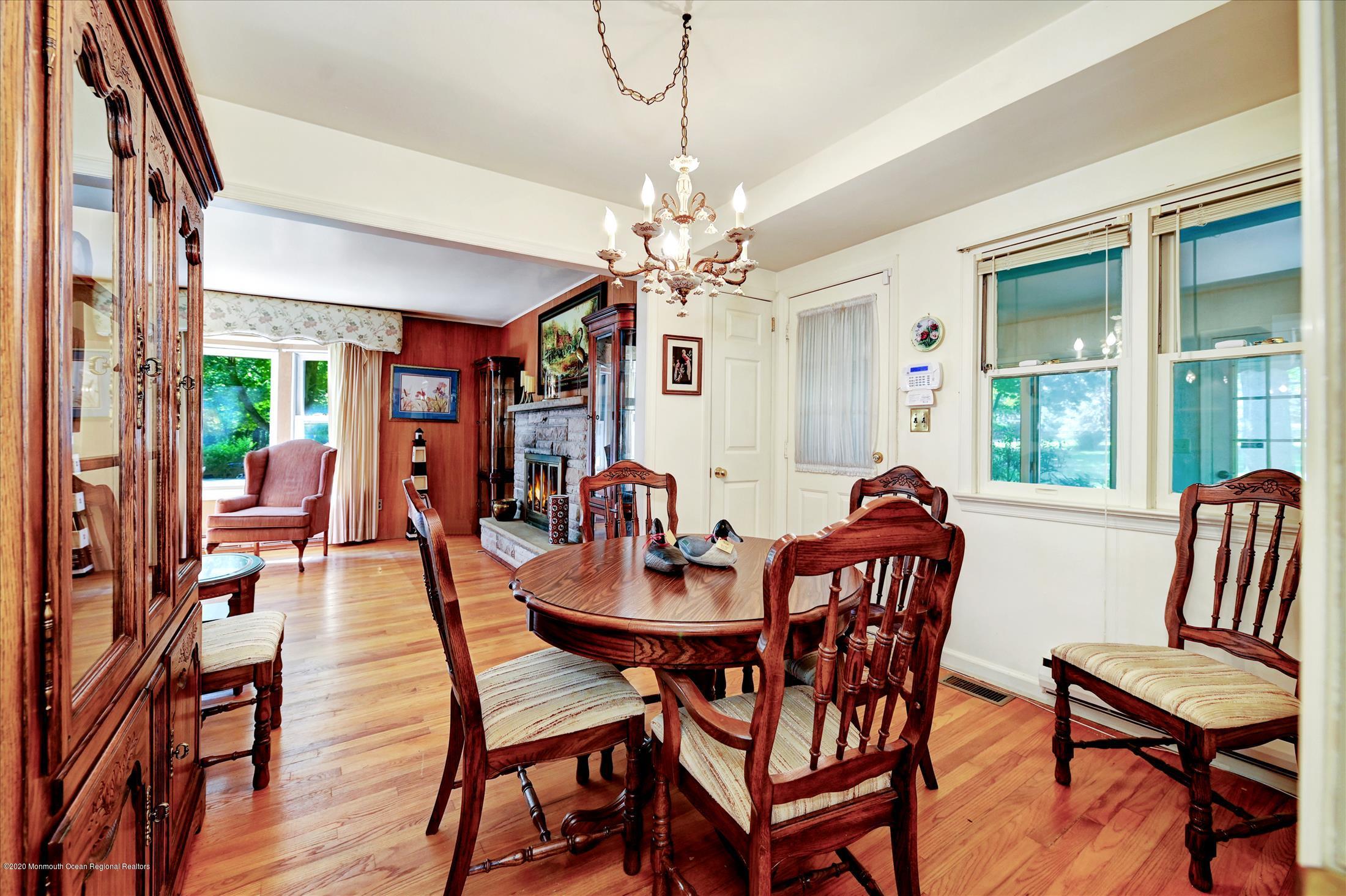 32 Manor Road Colts Neck, NJ 07722 - Photo 7 of 27 Dining Room