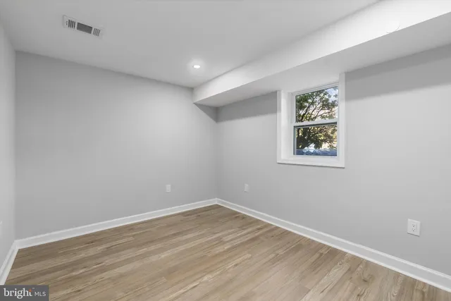 $3,500 | 1401 18th Place Southeast, Washington, DC 20020