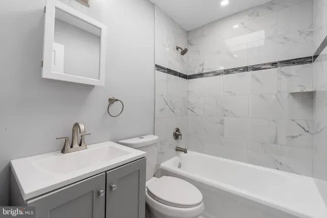 $3,500 | 1401 18th Place Southeast, Washington, DC 20020