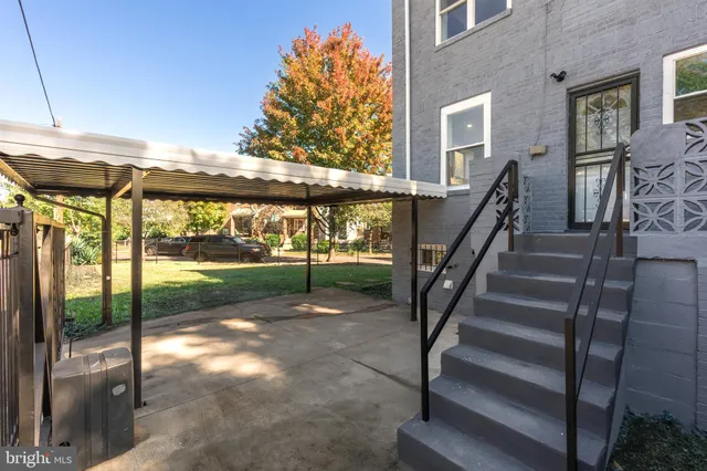 $3,500 | 1401 18th Place Southeast, Washington, DC 20020