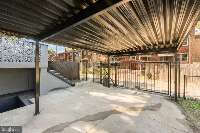 $3,500 | 1401 18th Place Southeast, Washington, DC 20020