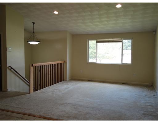 1 Partridge Drive Coventry, RI 02816 - Photo 4 of 13 Living Room.