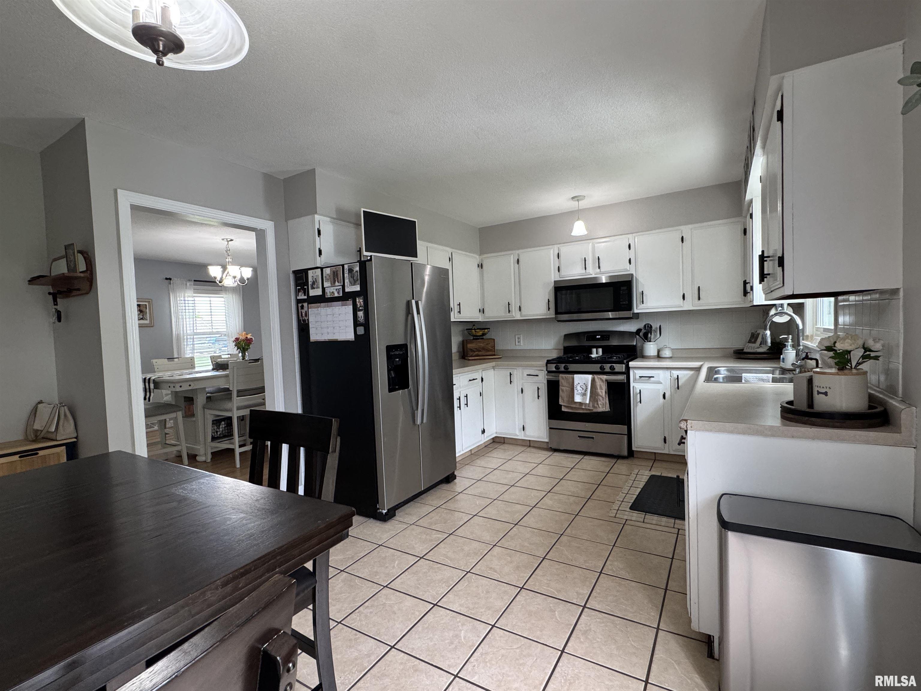 1804 Deerfield Road Chatham, IL 62629 - Photo 26 of 55 Gallery Image 26