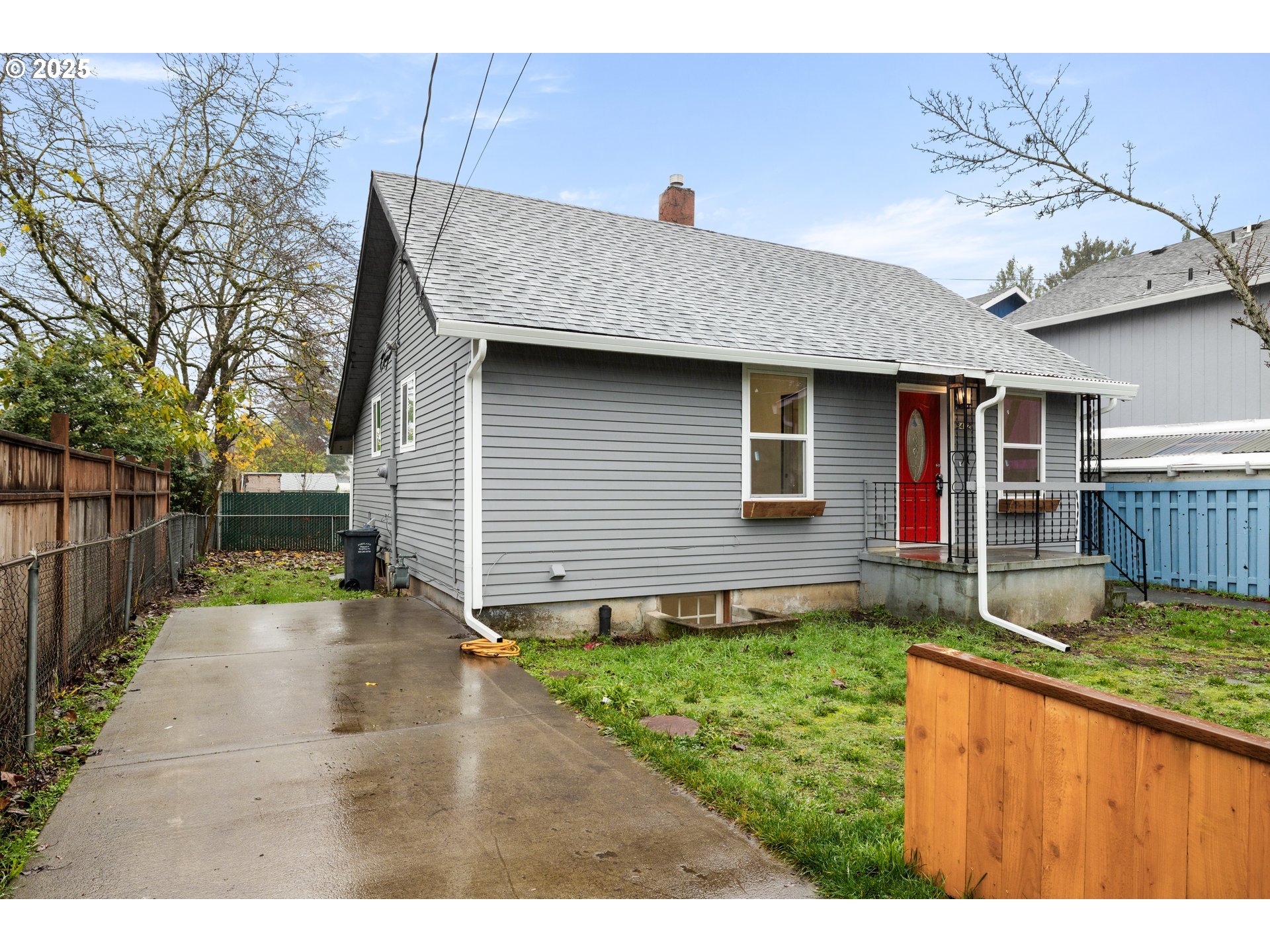 8412 Southeast Liebe Street Portland, OR 97266 - Photo 3 of 31
