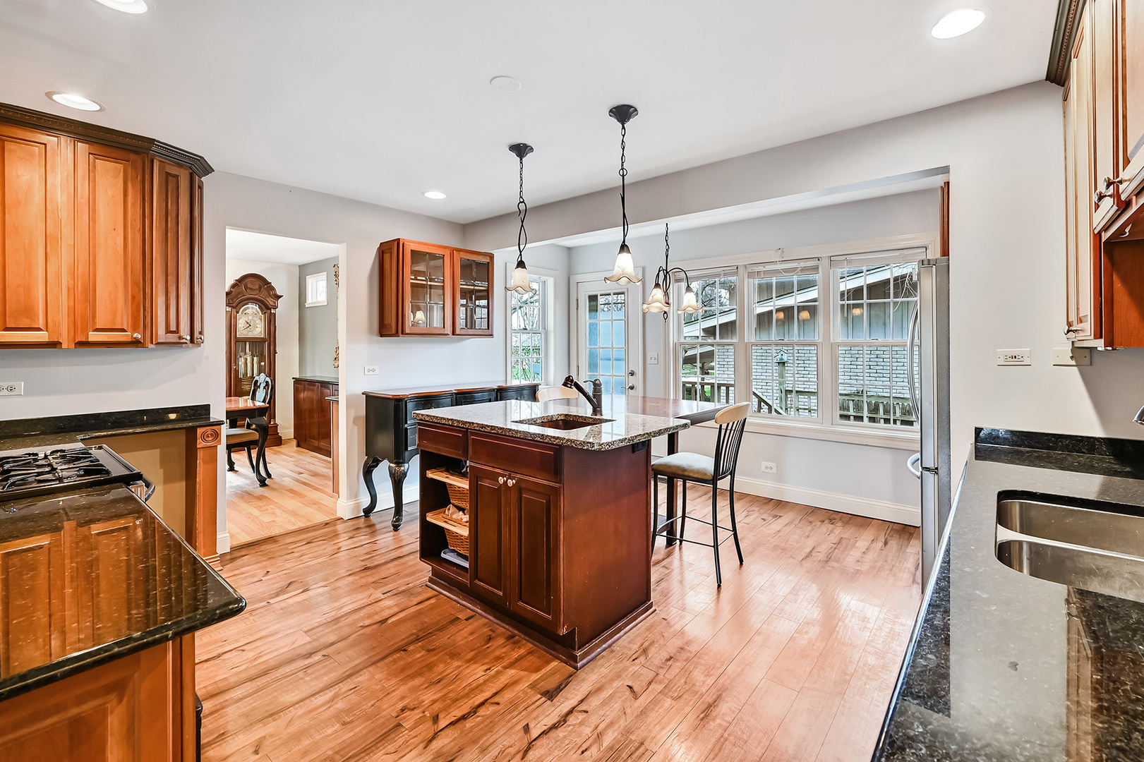 15 North County Line Road Hinsdale, IL 60521 - Photo 7 of 30