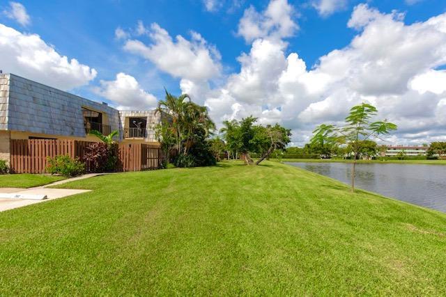 702 Springdale Circle Palm Springs, FL 33461 - Photo 1 of 25 SD2