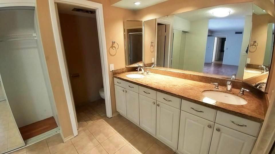 702 Springdale Circle Palm Springs, FL 33461 - Photo 13 of 25 SD85