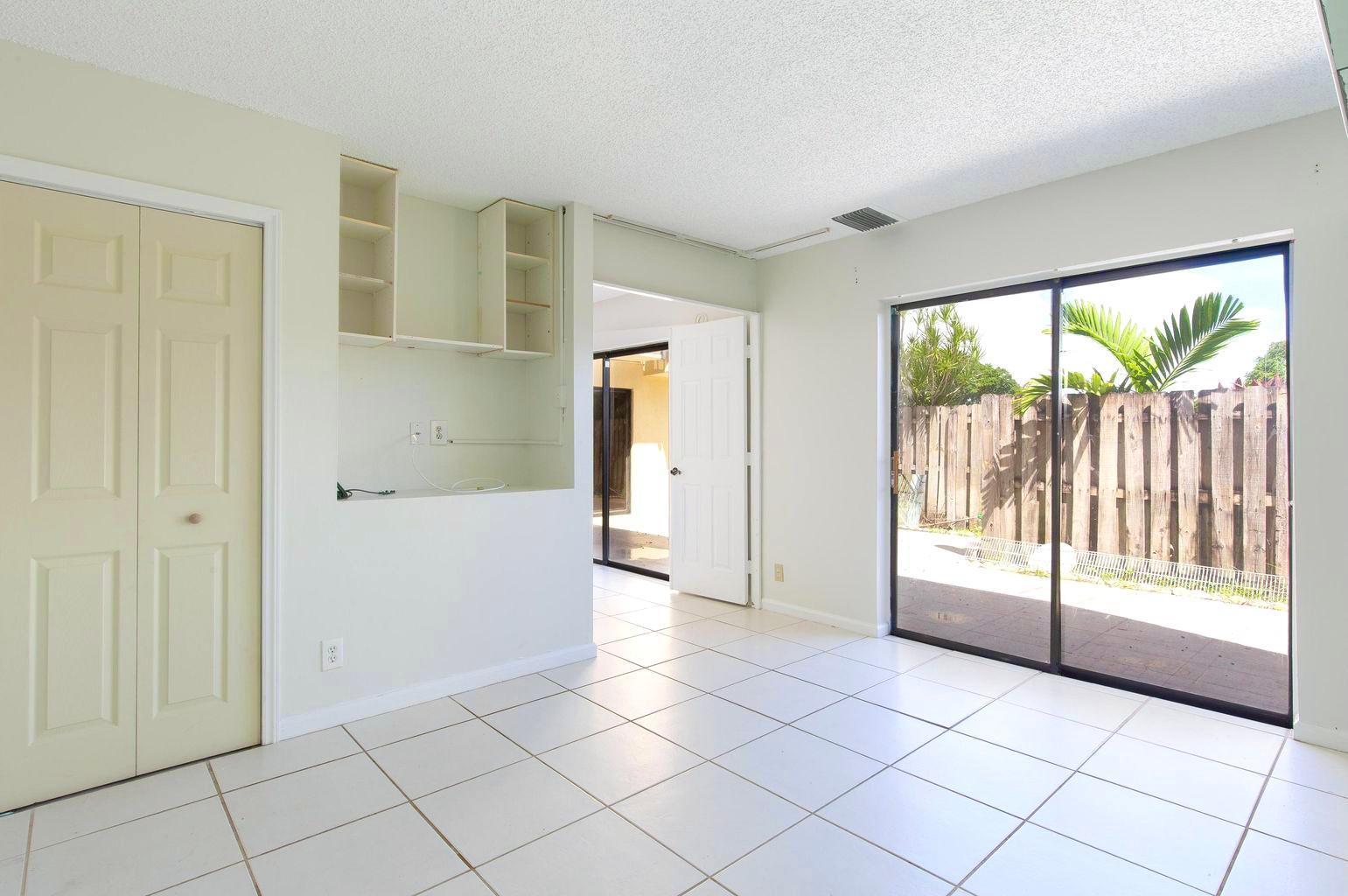 702 Springdale Circle Palm Springs, FL 33461 - Photo 19 of 25 SD6
