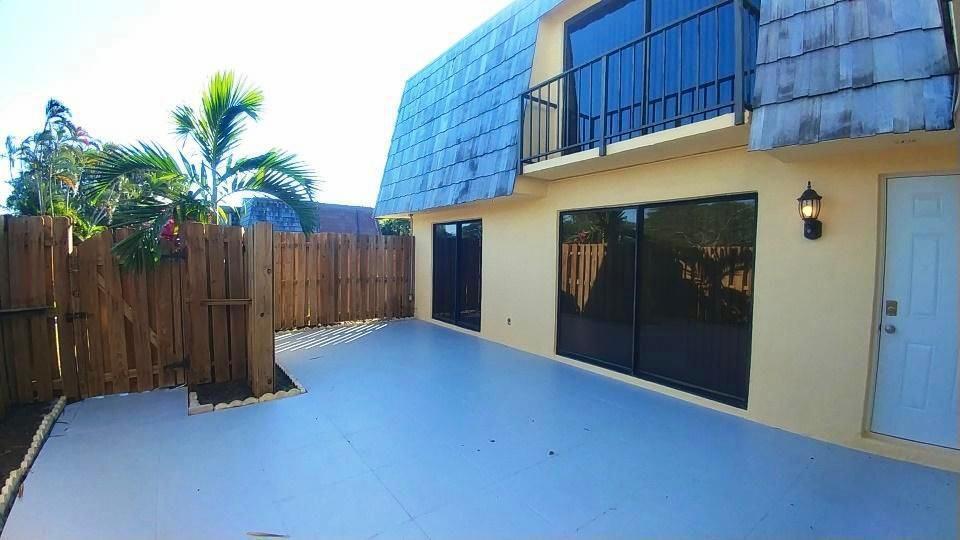 702 Springdale Circle Palm Springs, FL 33461 - Photo 20 of 25 SD92
