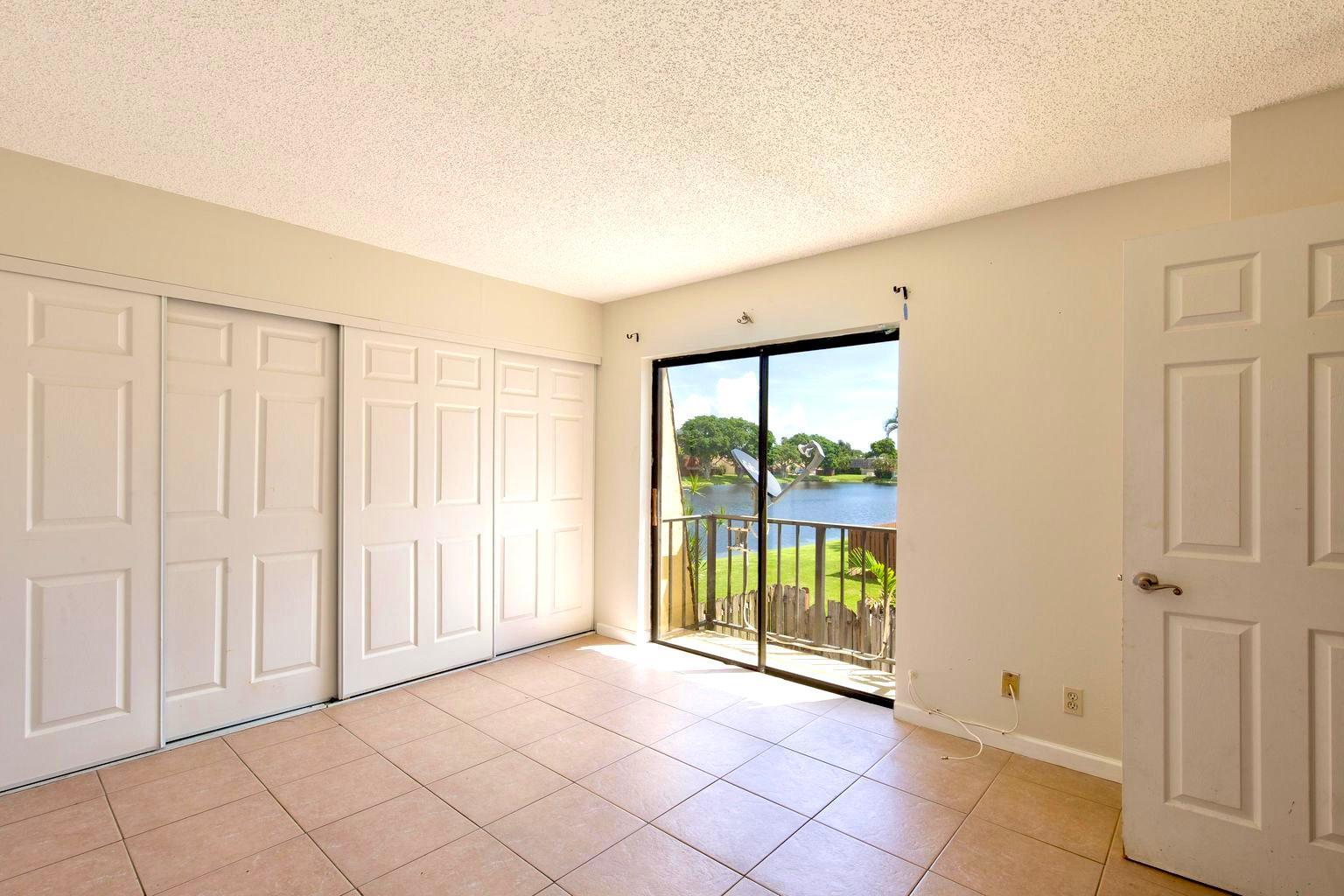 702 Springdale Circle Palm Springs, FL 33461 - Photo 10 of 25 SD73