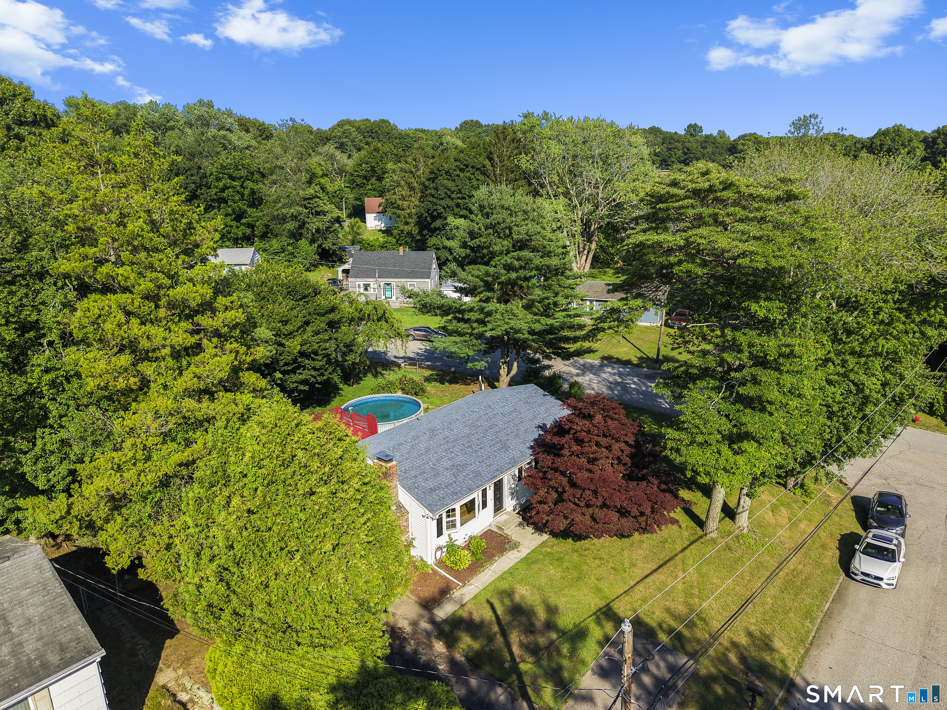 3 Beechwood Road Montville, CT 06370 - Photo 4 of 33