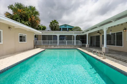 $1,250,000 | 75-329 Aloha Kona Drive, Kailua-Kona, HI 96740