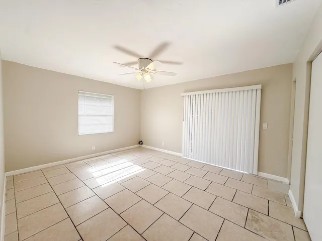 $1,800 | 2682 Hinda Road, Unit A, West Palm Beach, FL 33403