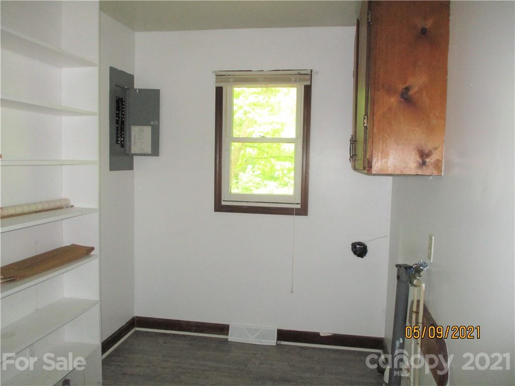 1287 Potter Road Lancaster, SC 29720 - Photo 12 of 25 a view of small space with wooden floor and windows