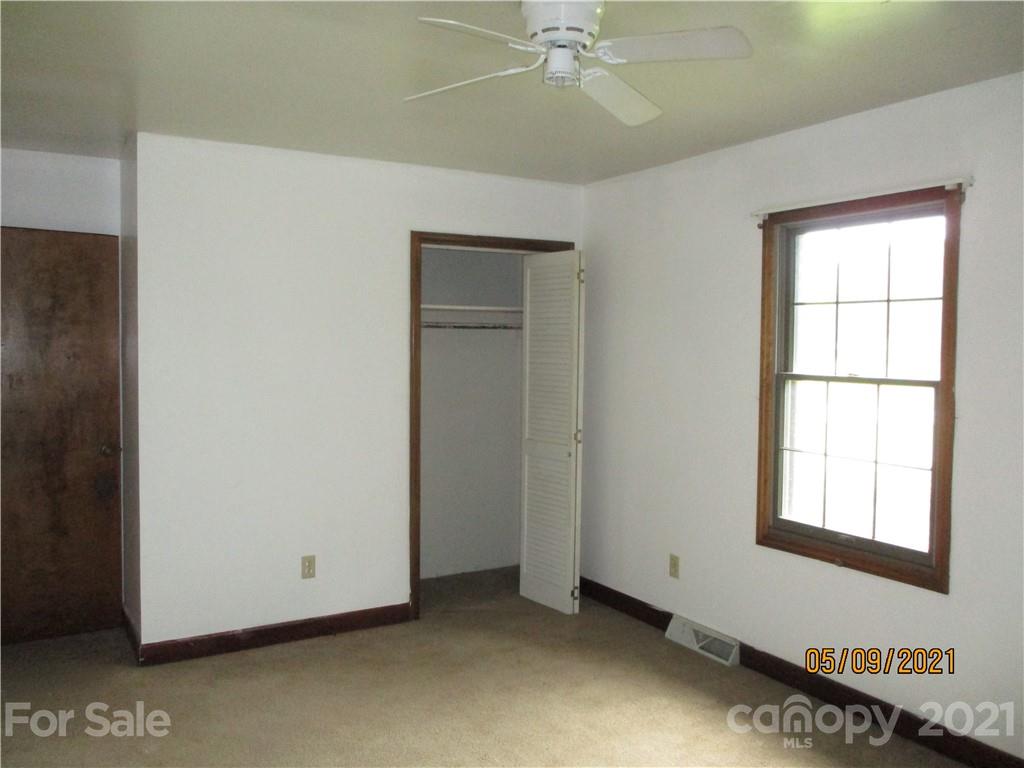 1287 Potter Road Lancaster, SC 29720 - Photo 19 of 25 an empty room with a window