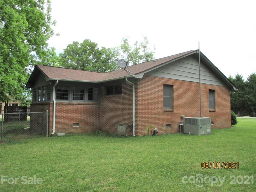 1287 Potter Road Lancaster, SC 29720 - Photo 23 of 25 a front view of house with yard