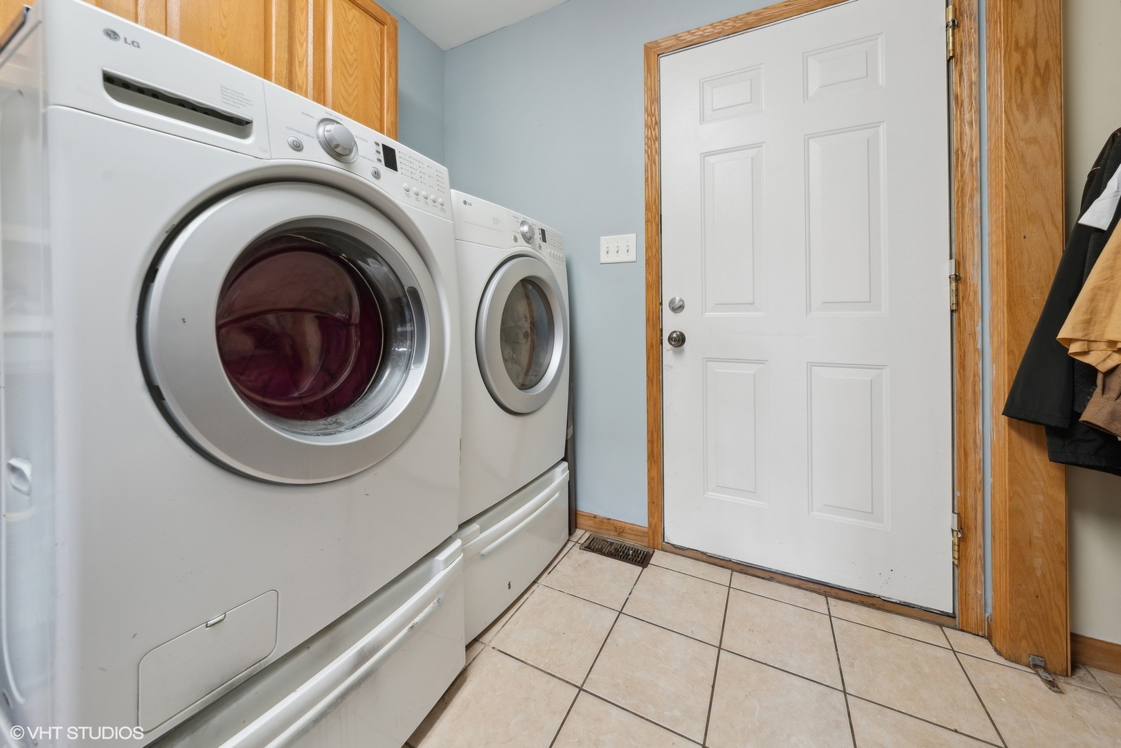 331 Coventry Lane Crete, IL 60417 - Photo 15 of 19 a utility room with dryer and washer