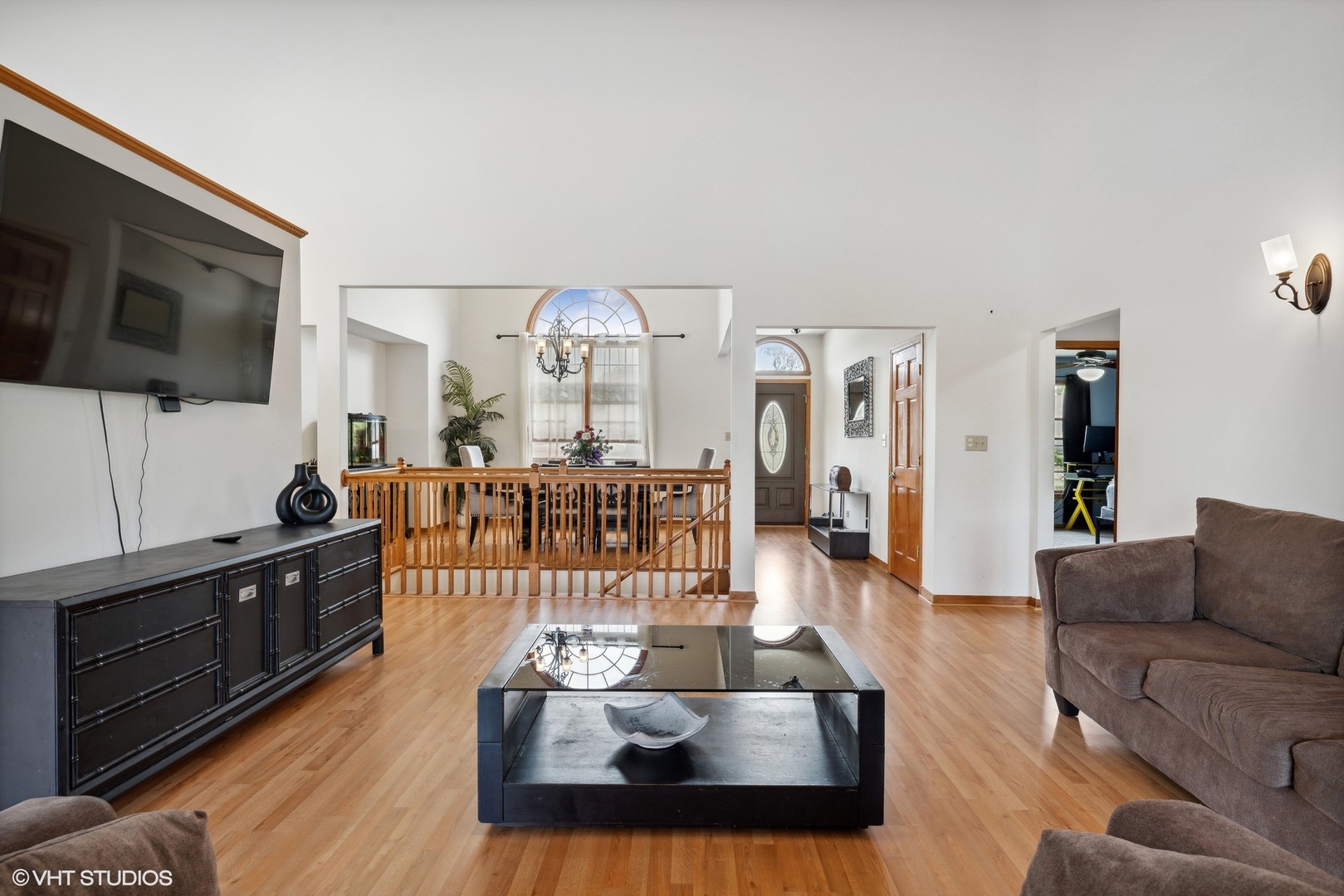 331 Coventry Lane Crete, IL 60417 - Photo 5 of 19 a living room with furniture and a flat screen tv