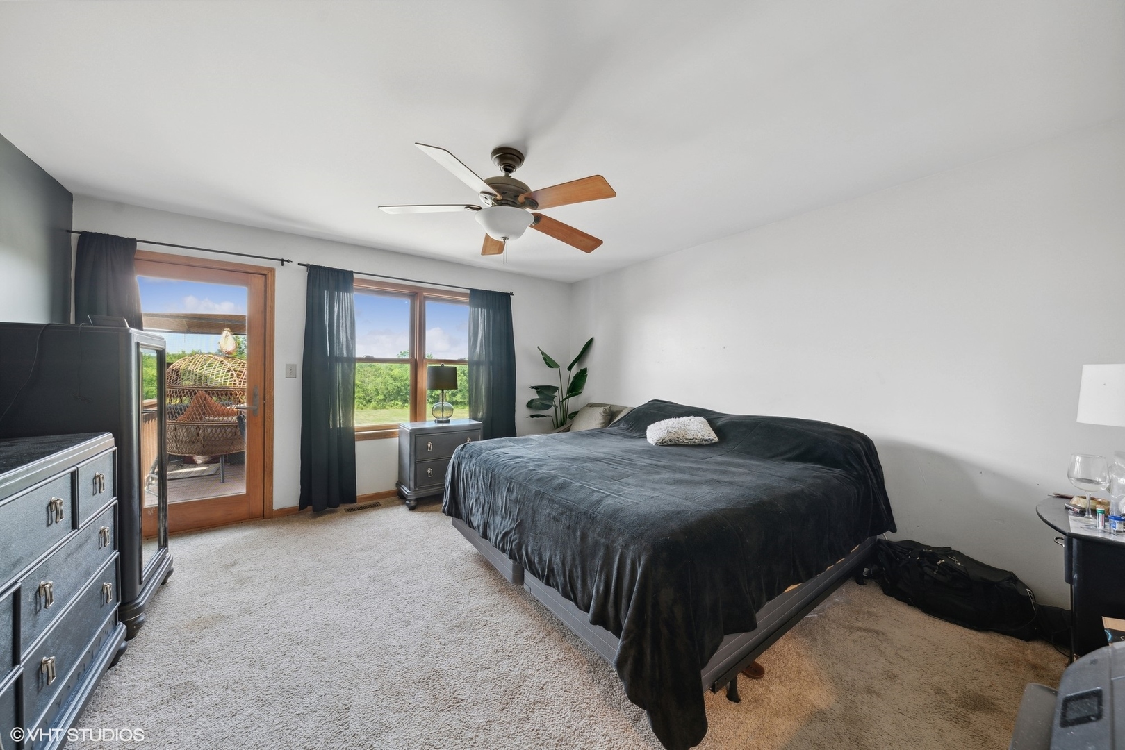 331 Coventry Lane Crete, IL 60417 - Photo 10 of 19 a bedroom with a bed and a large window