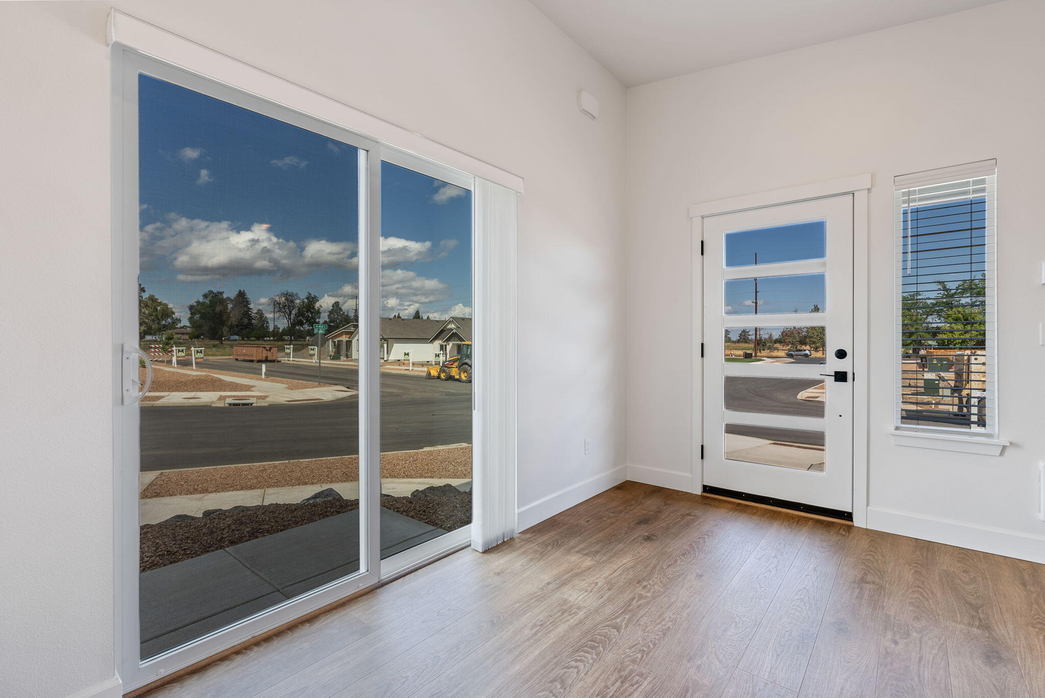 3960 Southwest Obsidian Place, Unit 141 Redmond, OR 97756 - Photo 7 of 28 Sample Photo