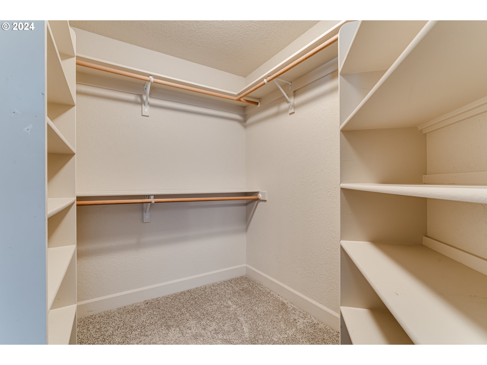 3313 Falcon Drive Springfield, OR 97477 - Photo 21 of 36 a view of closet