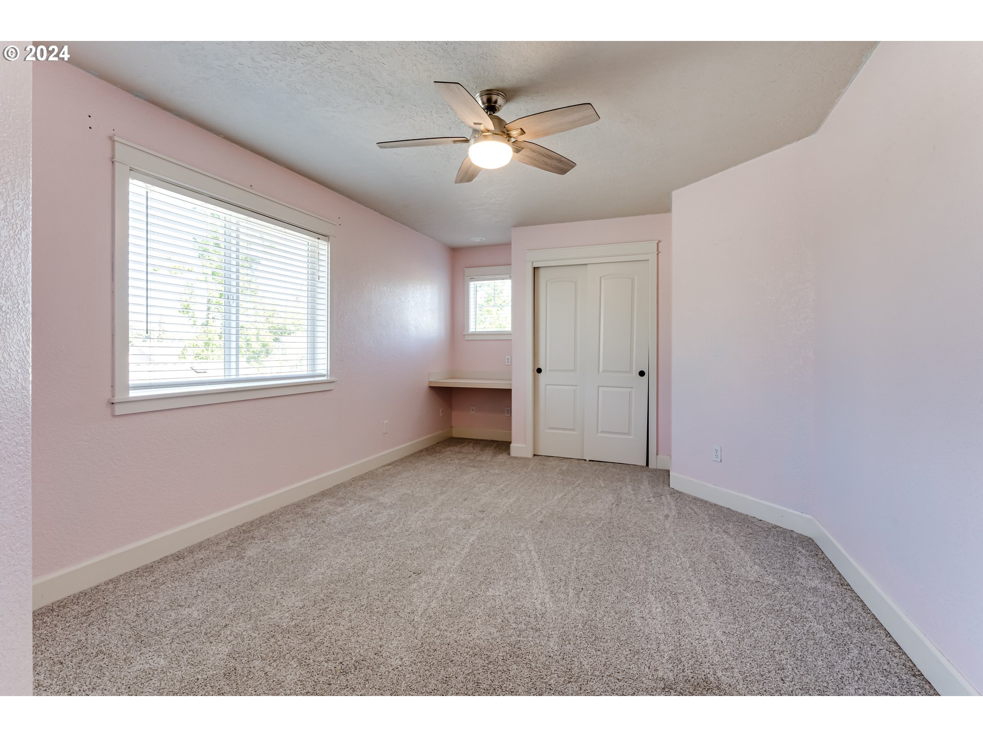 3313 Falcon Drive Springfield, OR 97477 - Photo 22 of 36 a view of an empty room with a window