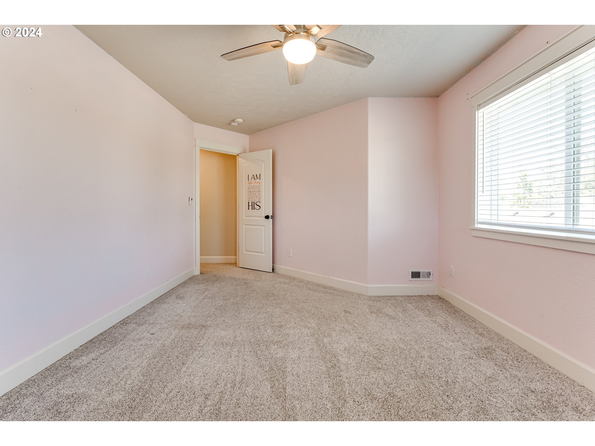 3313 Falcon Drive Springfield, OR 97477 - Photo 23 of 36 a view of an empty room with a window