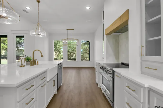 $529,900 | 17560 Sugar Bluff Lane, Flint, TX 75762