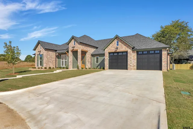 $529,900 | 17560 Sugar Bluff Lane, Flint, TX 75762