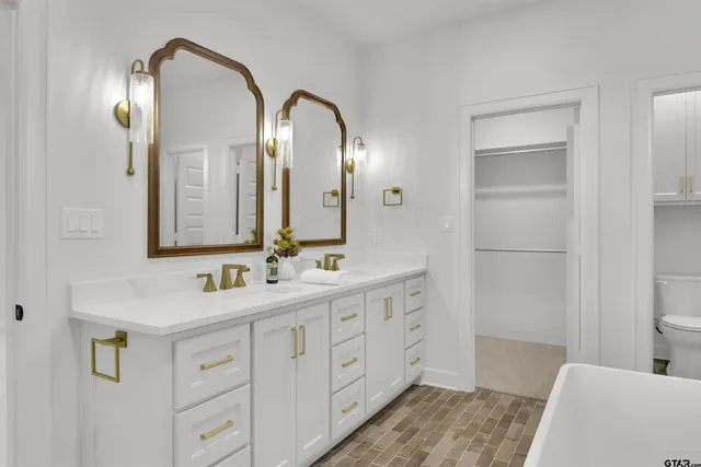 $529,900 | 17560 Sugar Bluff Lane, Flint, TX 75762