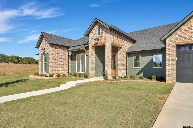 $529,900 | 17560 Sugar Bluff Lane, Flint, TX 75762