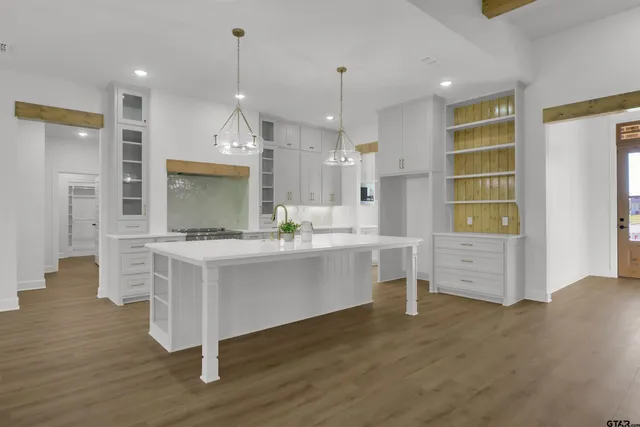 $529,900 | 17560 Sugar Bluff Lane, Flint, TX 75762