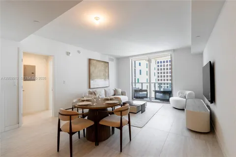 $999,000 | 77 Southeast 5th Street, Unit 3308, Miami, FL 33131