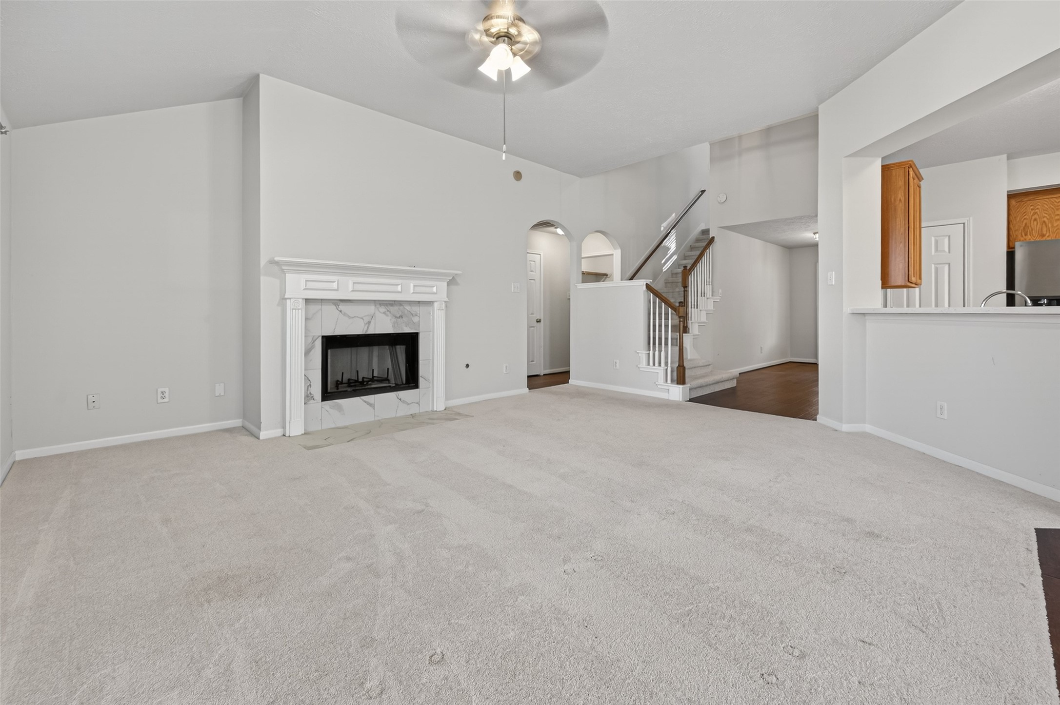 39 North Delta Mill Circle Conroe, TX 77385 - Photo 15 of 35 a view of a livingroom with an empty shelves