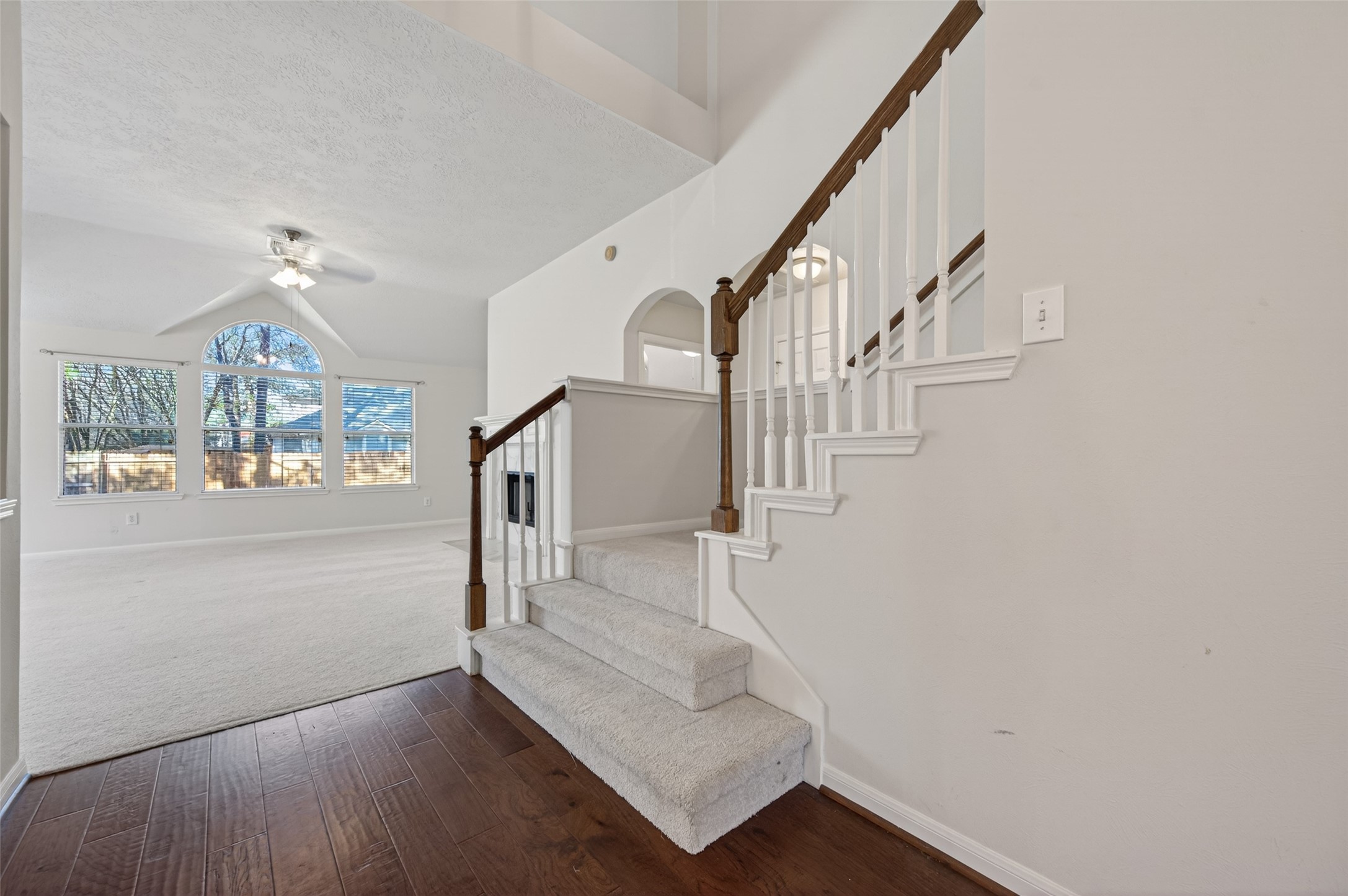 39 North Delta Mill Circle Conroe, TX 77385 - Photo 7 of 35 a view of entryway and hall with wooden floor