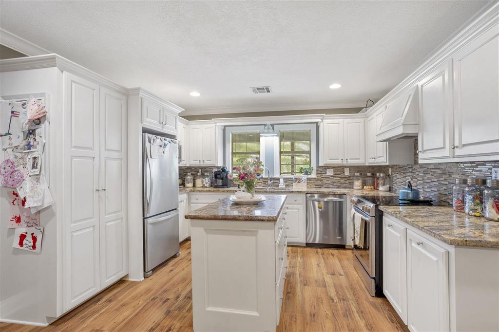 296 H L Road Kinder, LA 70648 - Photo 5 of 16