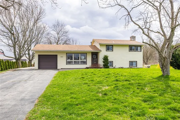 $199,900 | 275 Ogden Center Road, Ogden, NY 14559