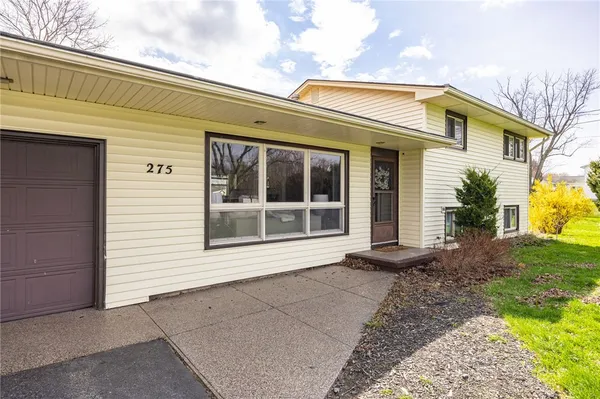 $199,900 | 275 Ogden Center Road, Ogden, NY 14559