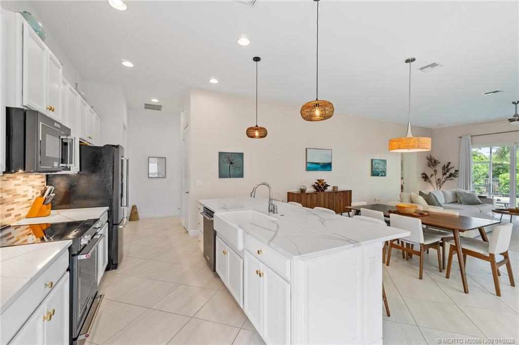 4713 Southwest Briarwood Court Stuart, FL 34997 - Photo 10 of 57