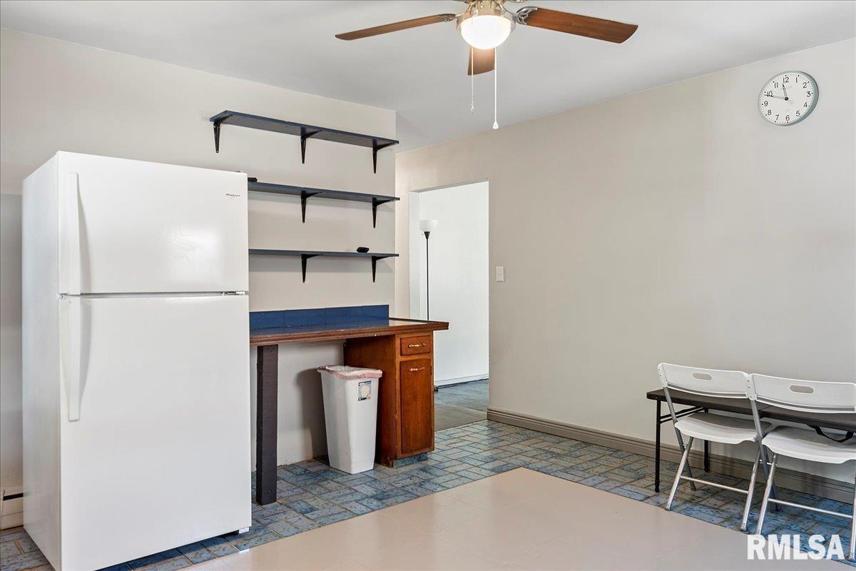 2915 East Elliott Avenue Springfield, IL 62702 - Photo 11 of 43