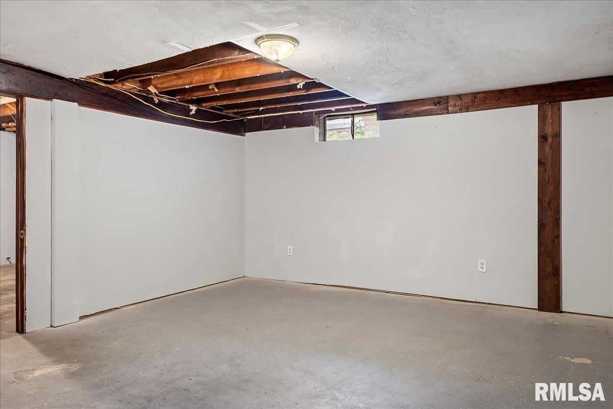 2915 East Elliott Avenue Springfield, IL 62702 - Photo 30 of 43