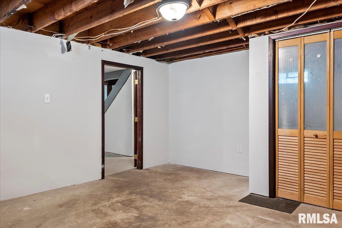 2915 East Elliott Avenue Springfield, IL 62702 - Photo 35 of 43