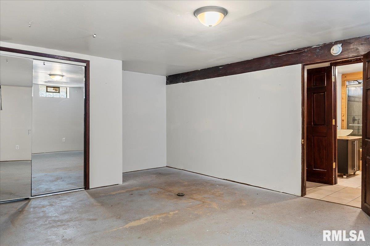 2915 East Elliott Avenue Springfield, IL 62702 - Photo 37 of 43