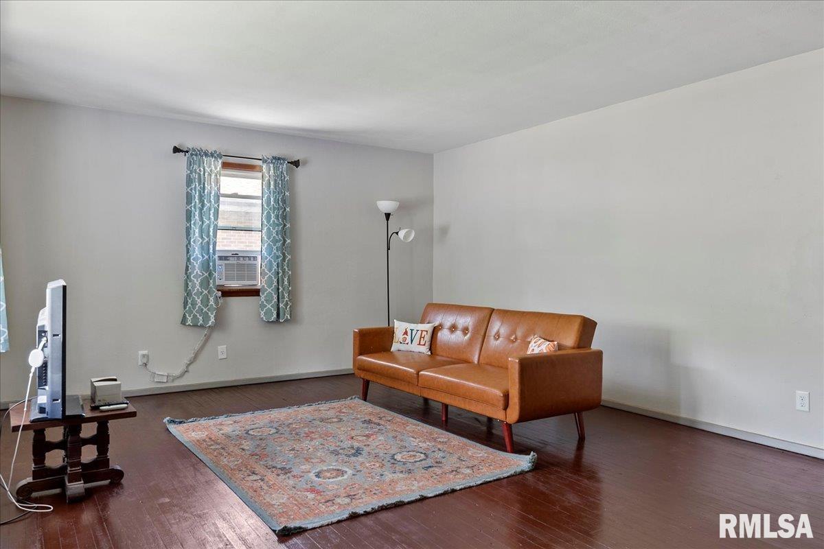 2915 East Elliott Avenue Springfield, IL 62702 - Photo 5 of 43