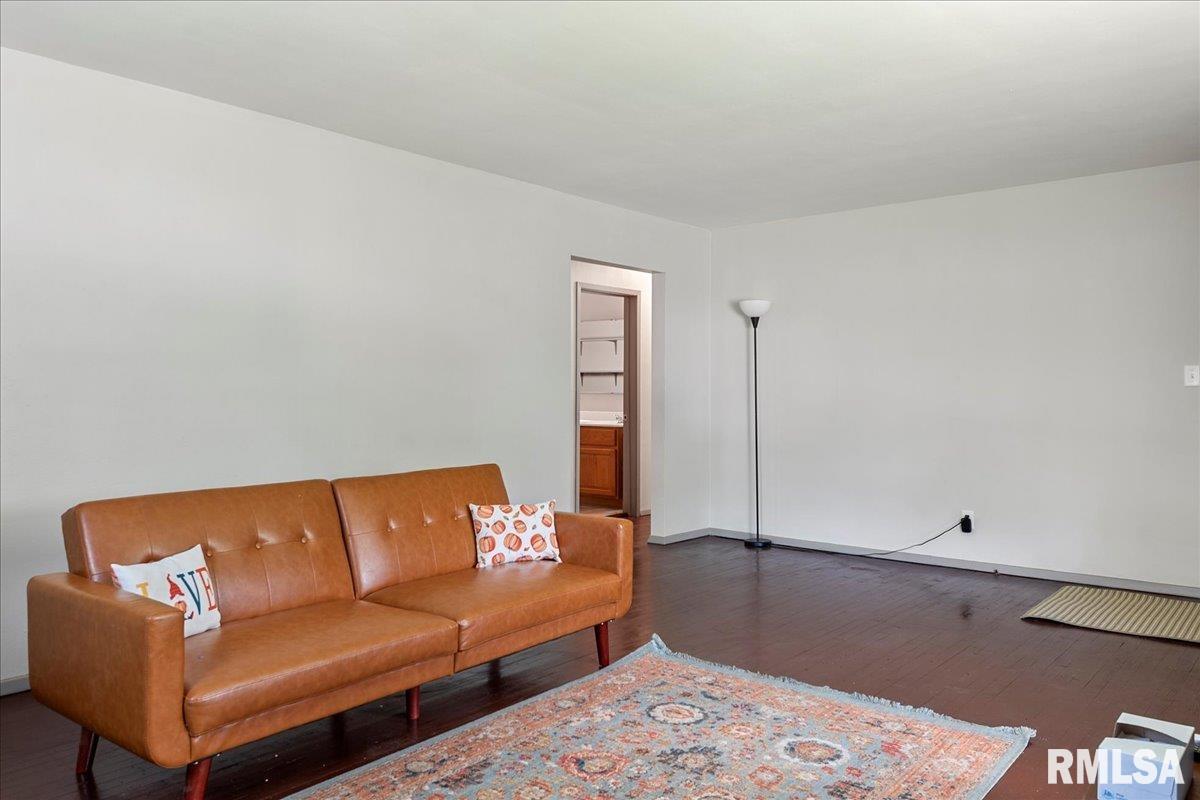 2915 East Elliott Avenue Springfield, IL 62702 - Photo 8 of 43