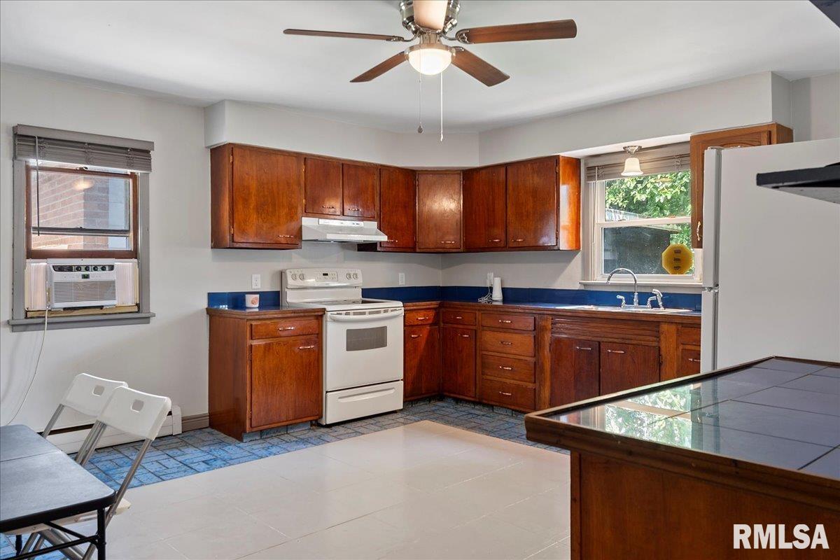 2915 East Elliott Avenue Springfield, IL 62702 - Photo 9 of 43