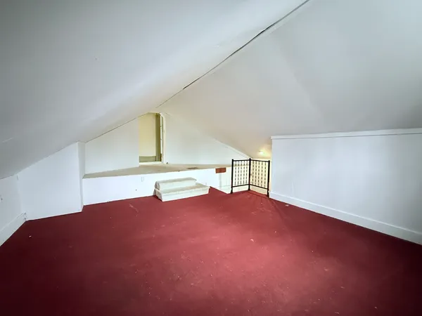 $119,900 | 613 North Center Street, Clinton, IL 61727