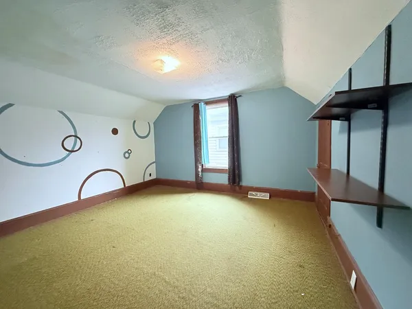 $119,900 | 613 North Center Street, Clinton, IL 61727